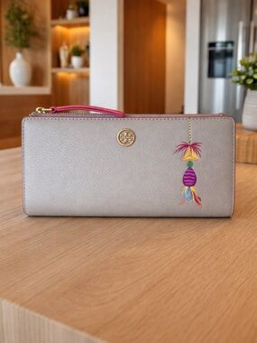 TORY BURCH ROBINSON PEBBLED ZIP SLIM WALLET